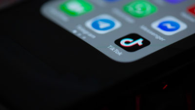 TikTok : pire que l’alcool pour le cerveau ?