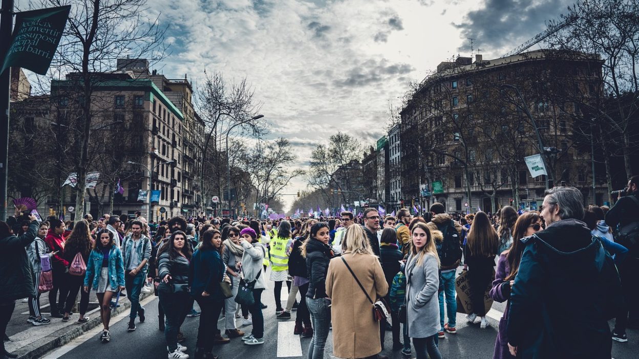 Un mouvement citoyen appelle à bloquer la France contre le plan d’austérité de François Bayrou