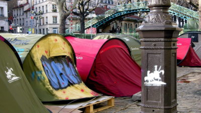Plus de 2 000 enfants dorment dans la rue en France