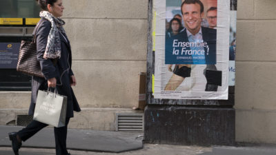 Macron s'accroche au pouvoir