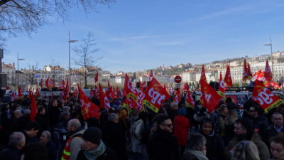 La démission de Bayrou n’apaise pas la colère : syndicats et secteurs clés appellent à une grève massive le 18 septembre contre l’austérité.