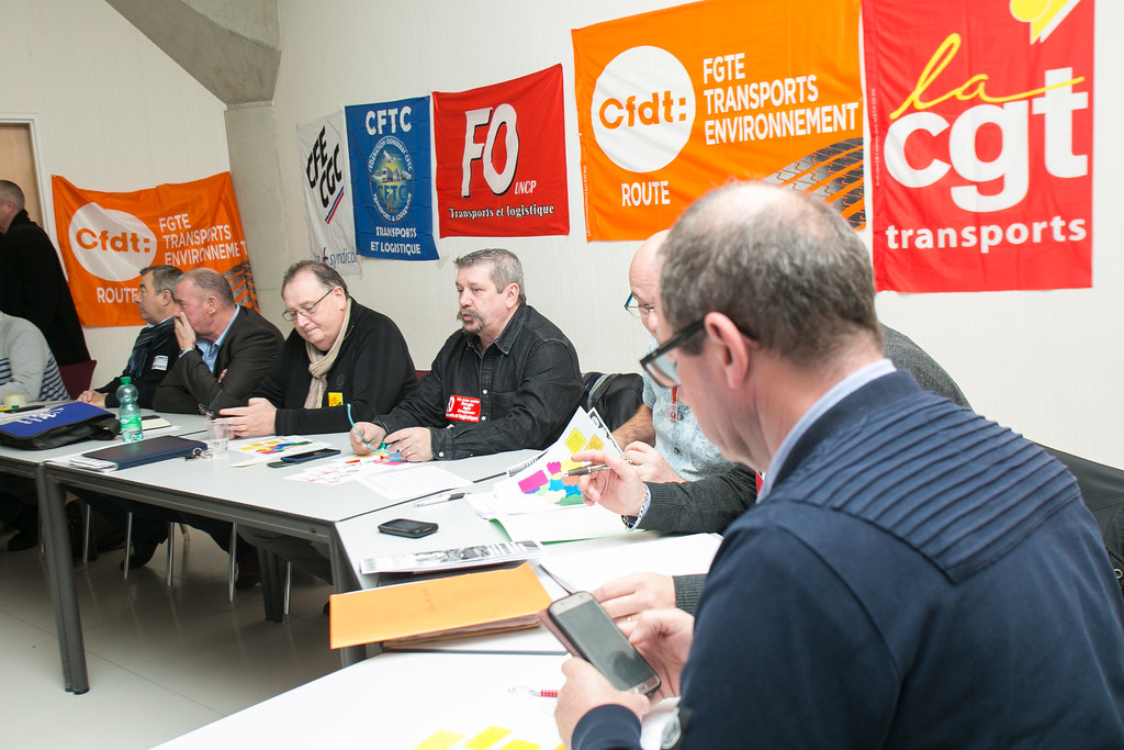 Les syndicats donnent un ultimatum à Sébastien Lecornu pour le budget 2026