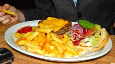 L’obésité infantile dépasse la sous-alimentation