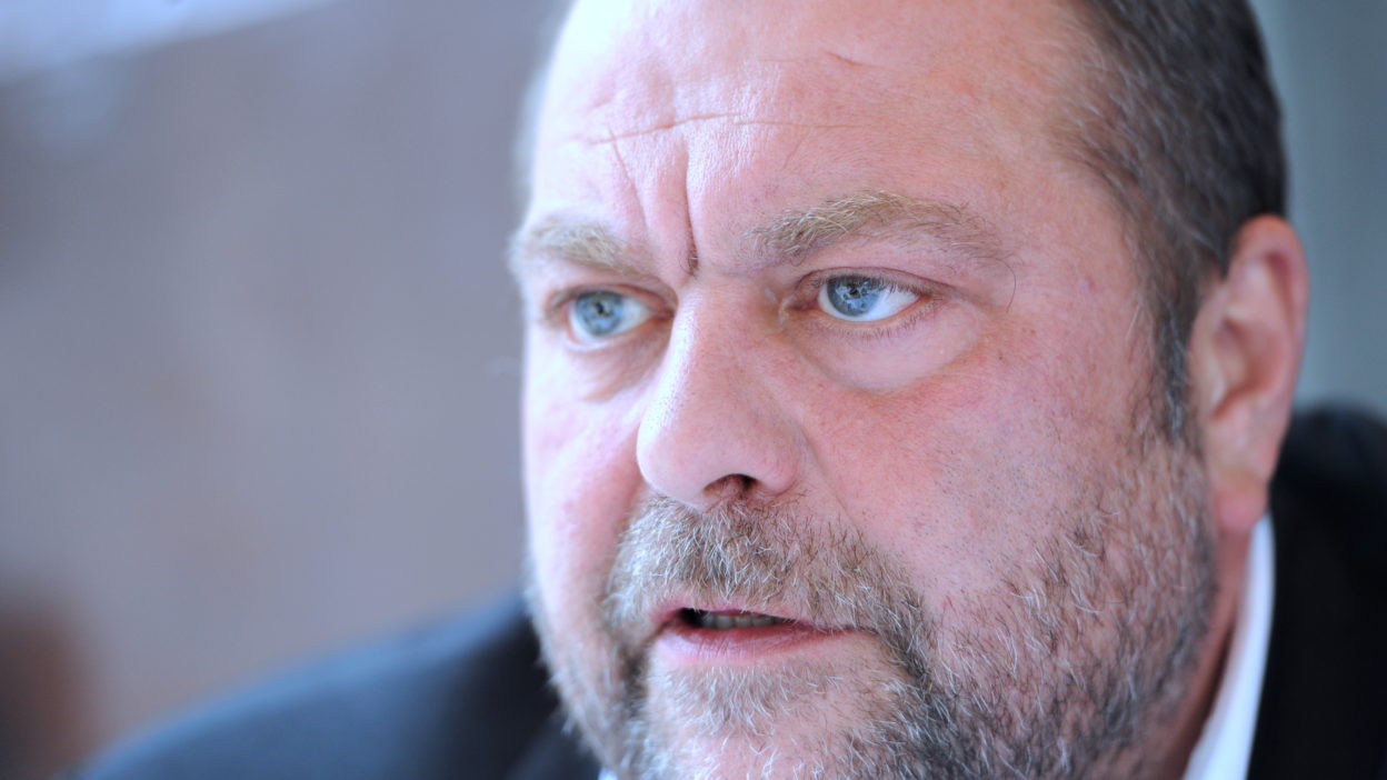 Estrosi et Dupond-Moretti se comportent comme des voyous de rue
