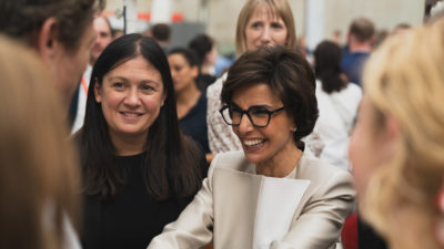 Rachida Dati, entre ambitions parisiennes, affaires judiciaires et réformes contestées, symbolise une classe politique accrochée au pouvoir plus qu’au service public.