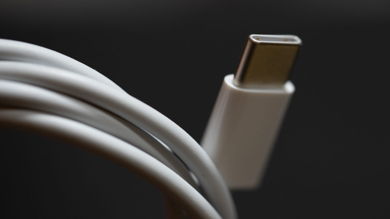 L’UE étend l’obligation de l’USB-C à de nouveaux appareils, une mesure présentée comme écologique