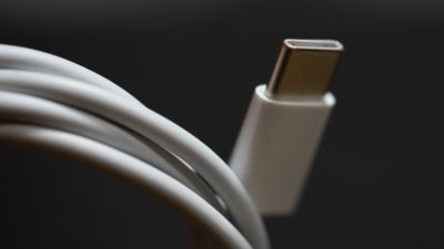 L’UE étend l’obligation de l’USB-C à de nouveaux appareils, une mesure présentée comme écologique