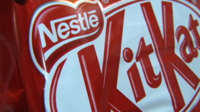 Nestlé décime ses troupes, la bourse applaudit