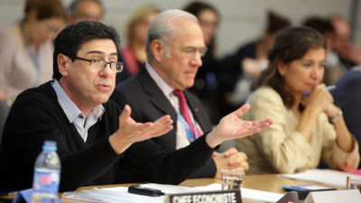 Philippe Aghion défend Emmanuel Macron et le système en place, dénonçant le RN et LFI