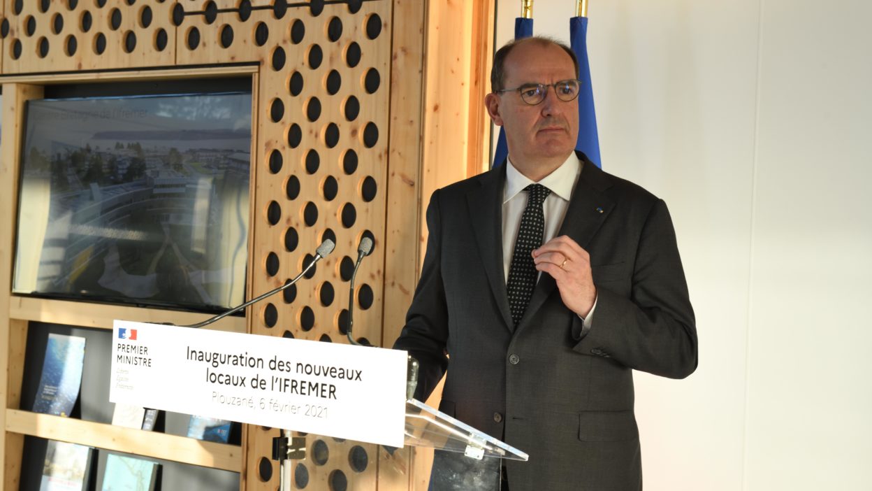 Jean Castex voit son entrée à la SNCF retardée par la crise politique