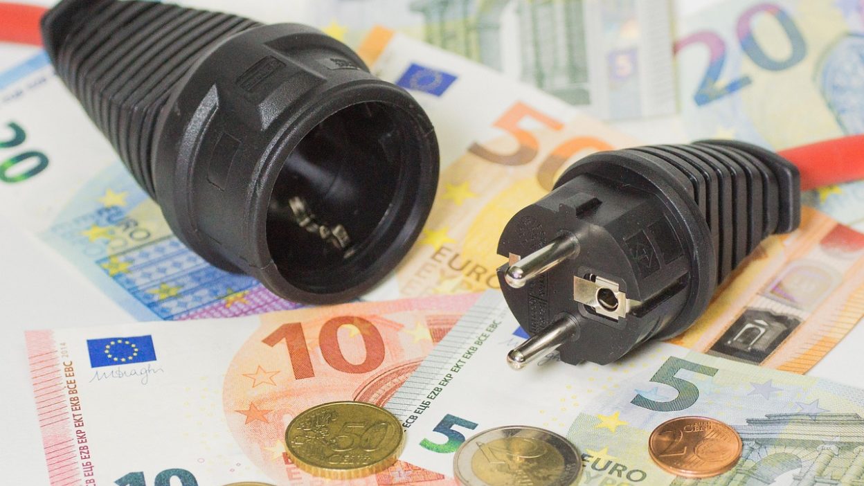 La fin des aides et la hausse des coûts font flamber les factures d’électricité