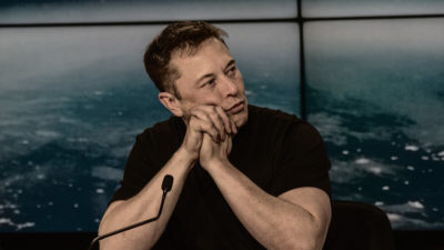 Elon Musk conteste vivement une amende de l’UE contre X, dénonçant une sur-régulation