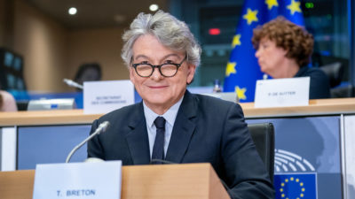 L’interdiction de séjour de Thierry Breton aux États-Unis symbolise le choc entre la régulation numérique européenne et la vision souverainiste de l’administration Trump.