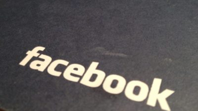 Facebook refuse de retirer une vidéo IA truquée annonçant un coup d'État en France