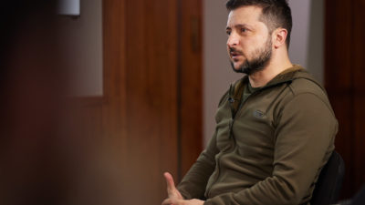Zelensky, isolé et discrédité