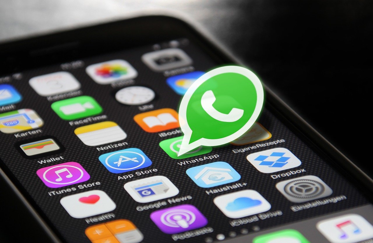 WhatsApp dans le viseur : l’étau européen se resserre