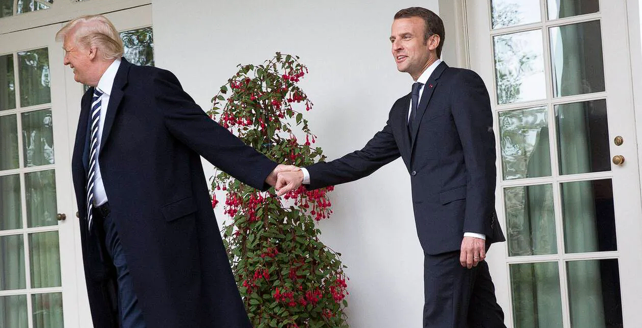 Macron isolé : Trump brandit la sanction commerciale et révèle l’impuissance française