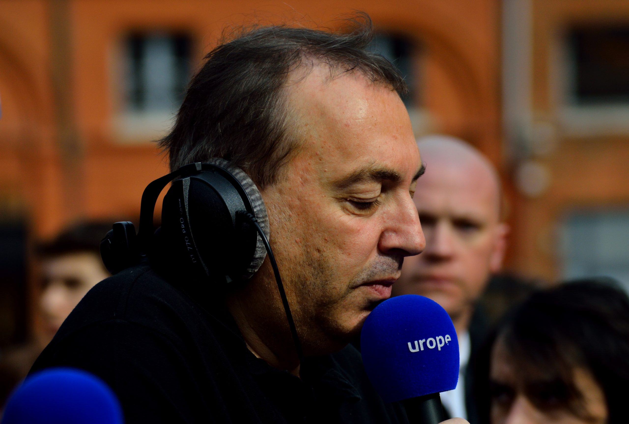 Castings nus et messages à mineurs : la double face de la carrière de Morandini