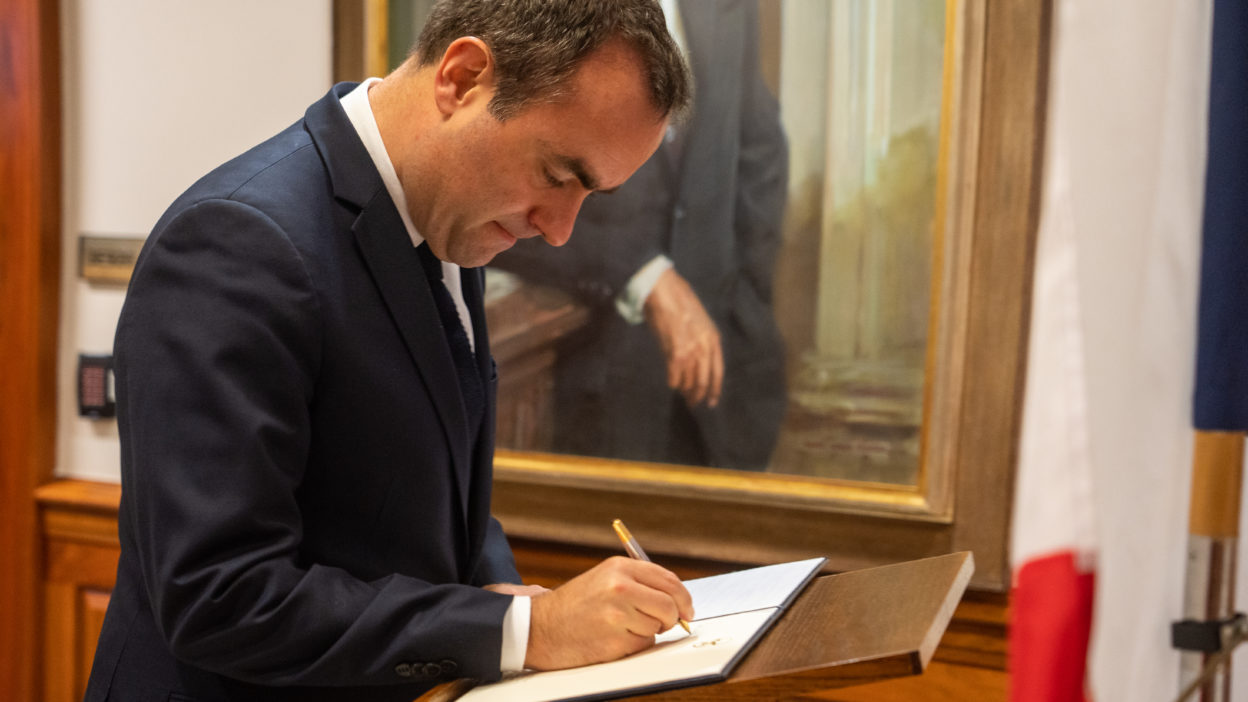 Lecornu franchit l'obstacle à l'Assemblée