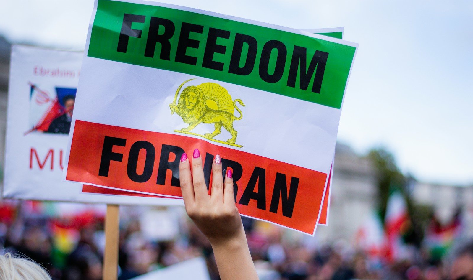Trump enterre la diplomatie et soutient la révolte iranienne