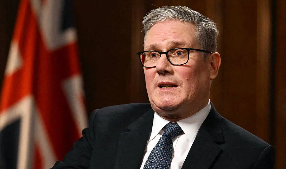Starmer éclaboussé par les réseaux Epstein : le scandale qui peut faire tomber le Premier ministre