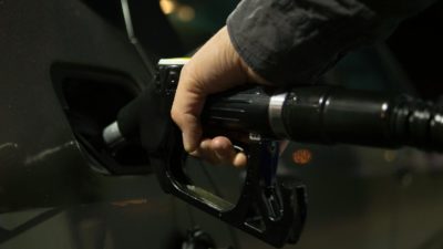 Carburant : 50 ans que la pompe remplit les caisses de l’État