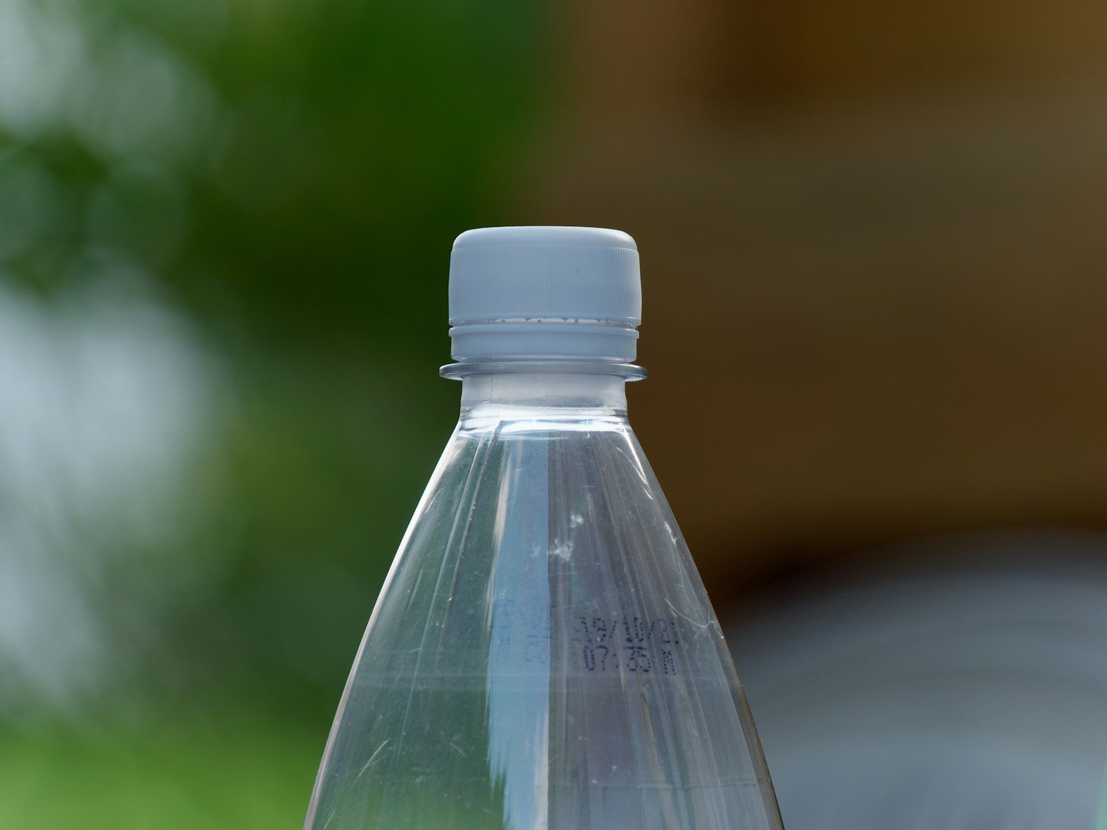 Microplastiques 30 millions de fois plus concentrés que dans la Seine : Nestlé Waters devant la justice