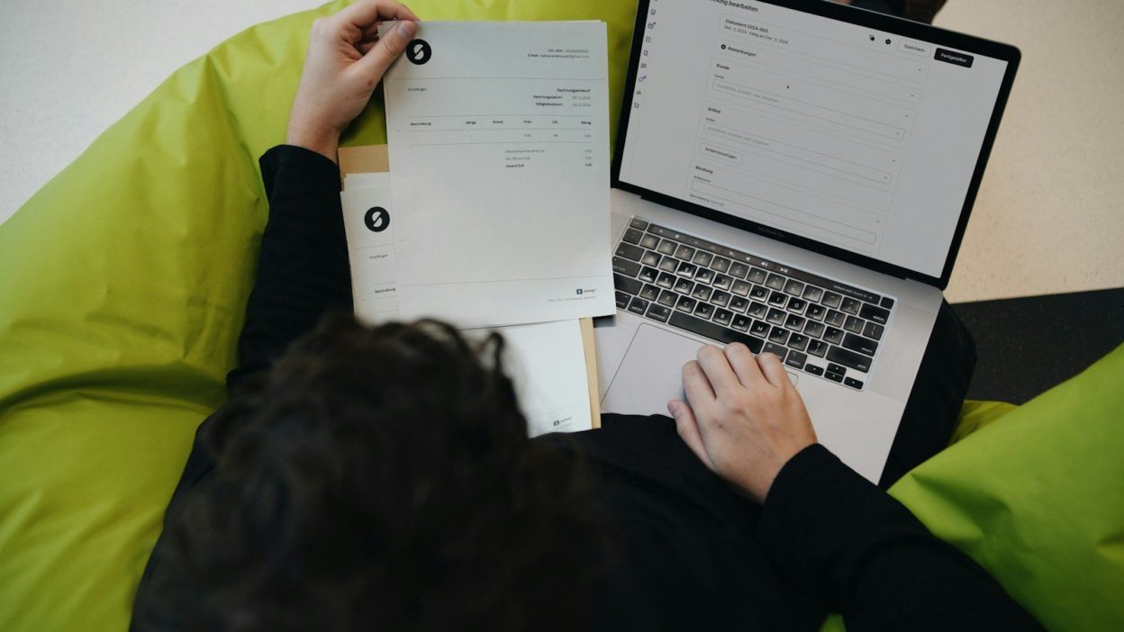 Facturation électronique : l'État s'octroie une surveillance économique sans débat ni limite