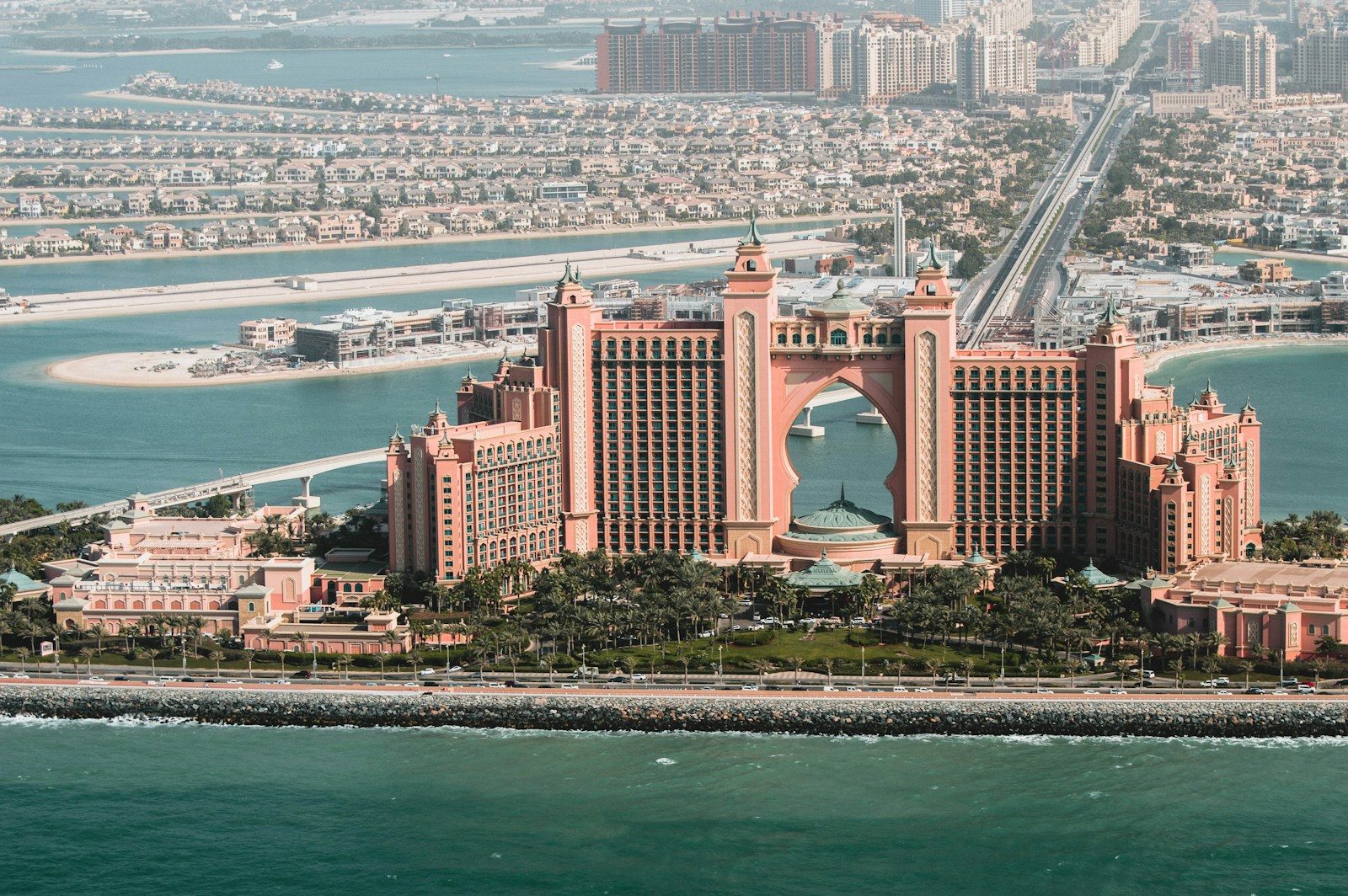 « Hier : zéro. Aujourd’hui : zéro » : à Dubaï, la guerre fait disparaître les touristes