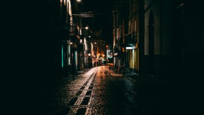 704 mineures prostituées en 2025 : la loi de 2016 face à ses limites