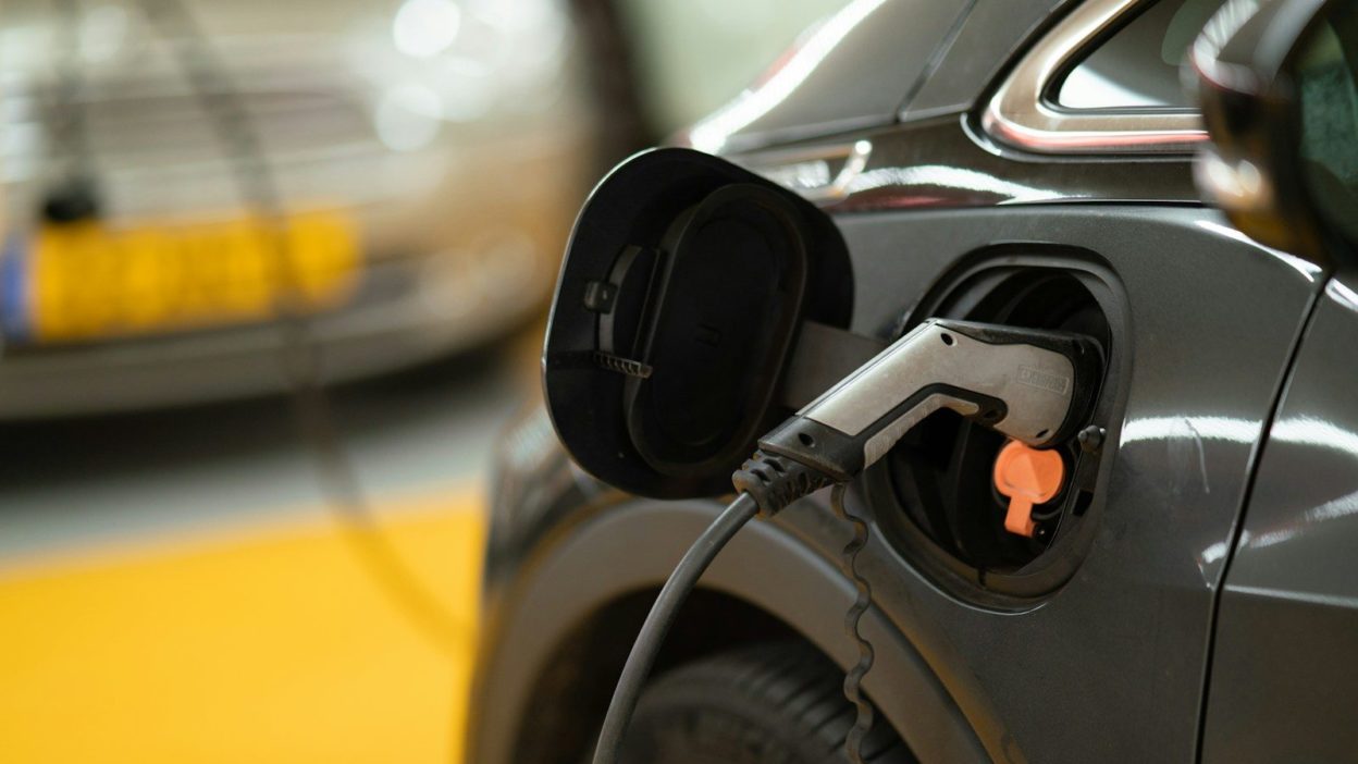 60 milliards de dépréciations : la transition électrique forcée rattrape les constructeurs occidentaux